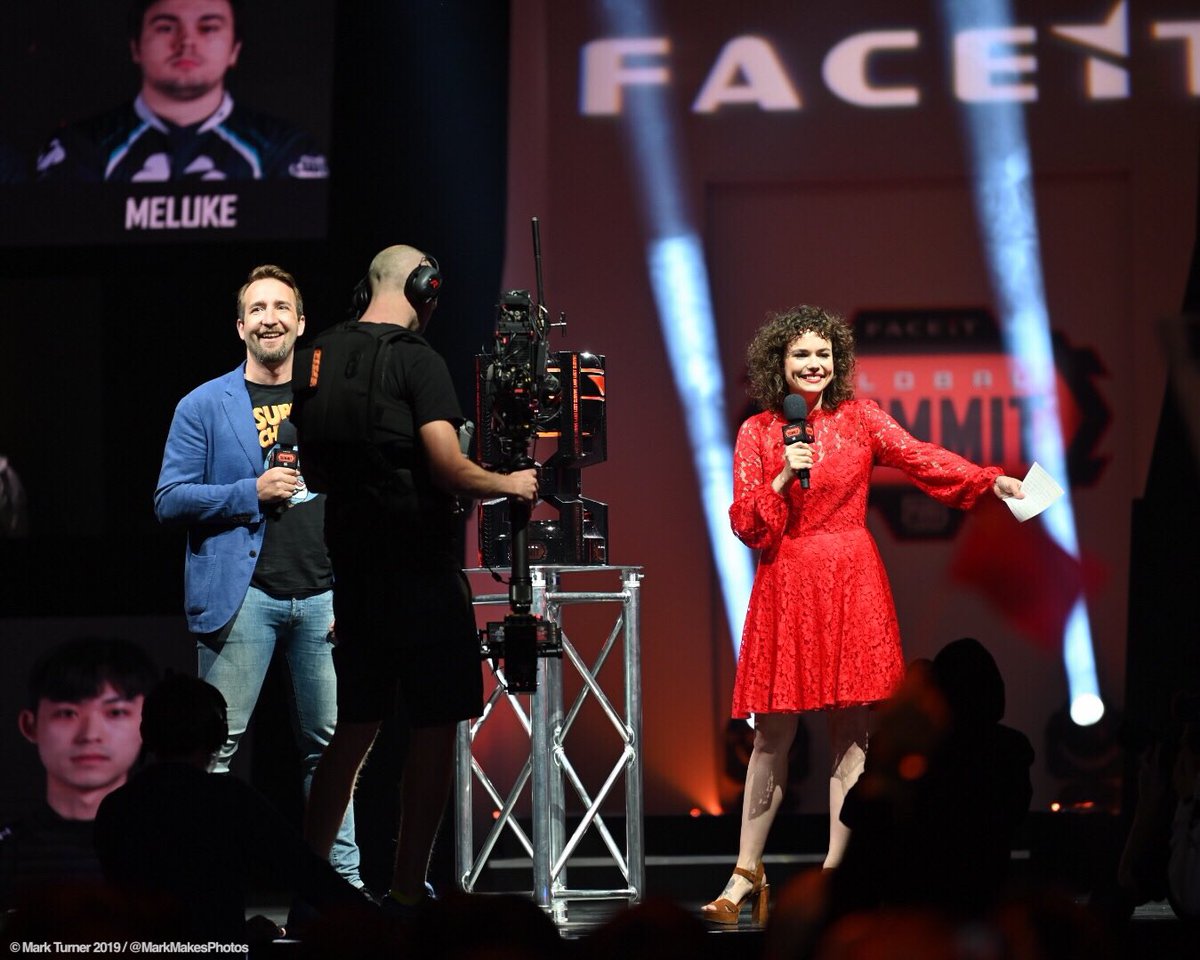 MarkMakesPhotos's tweet photo. Having a great day out at the final day of @FACEITPUBG #FaceITGlobalSummit #PUBG @PLAYERUNKNOWN @getfrank  #eSports #4am #FourAngryMen #China #trophy https://t.co/QwMtdi8m8F