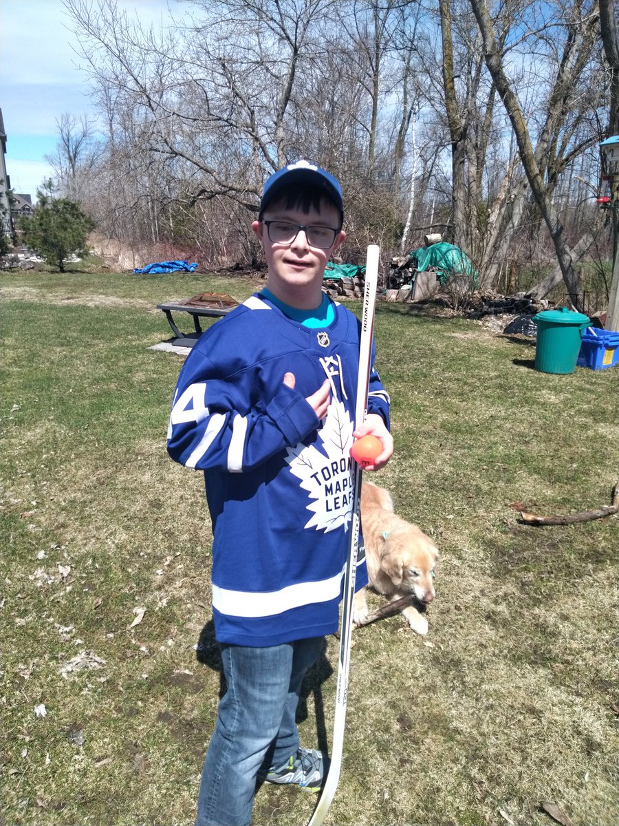 dadofthree71's tweet photo. Everyone is getting #LeafNation ready for game today. Even Carly the dog is into the action! #goleafsgo #LeafsForever #austinmathews #Toronto https://t.co/z5uQJVgVfN