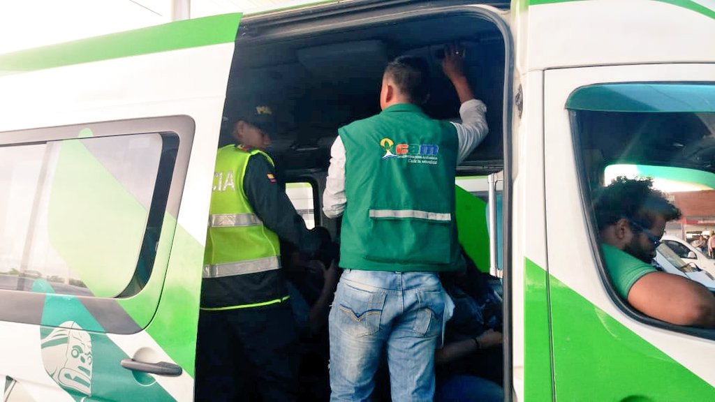 CGONZALEZCAM's tweet photo. Puestos de Control en Plan de #SemanaSanta contra el Tráfico ilegal de fauna y flora silvestre en las terminales de transporte del #Huila trabajo articulado con @PoliciaColombia #carabineros y equipo #RECAM @CAMHUILA https://t.co/TkAkJu8uGY
