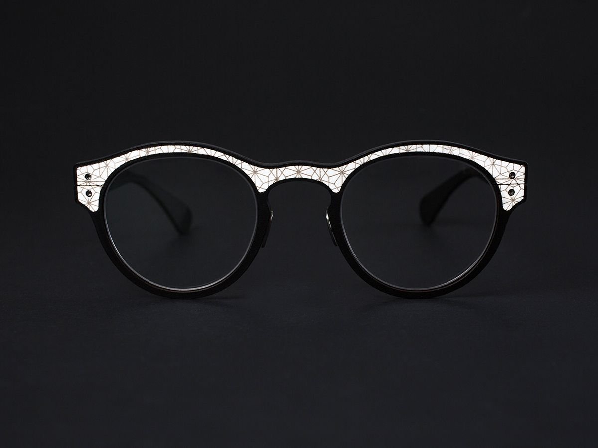 Super glad to present you the Cocotte Collection, our Easter special.
Eggshells combined to genuine cow leather, available in optical and sunglasses frames 🐣 😎 🐣 Happy Easter !

#lucasdestael #undostrial #eyewear