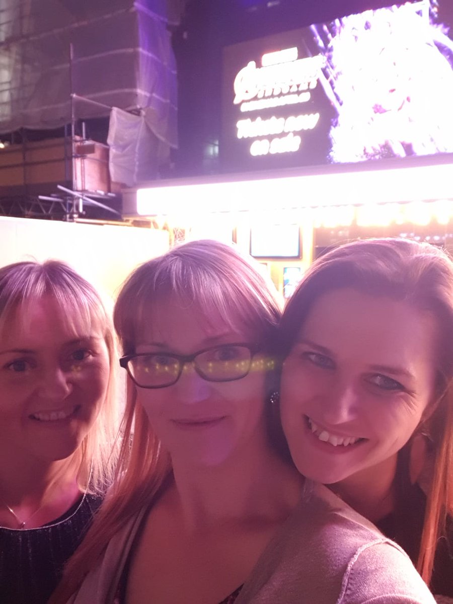 Trac1784's tweet photo. @ScoobySoo85 @Nickson1 
What a weekend! Sisters being silly #London #WaitingontheAvengers #wewerehopingforthepremiere #EndGame #Avengers #NextTime @DaveBautista @ChrisEvans @prattprattpratt @chrishemsworth @Renner4Real @RobertDowneyJr @karengillan https://t.co/7IIgcci68n