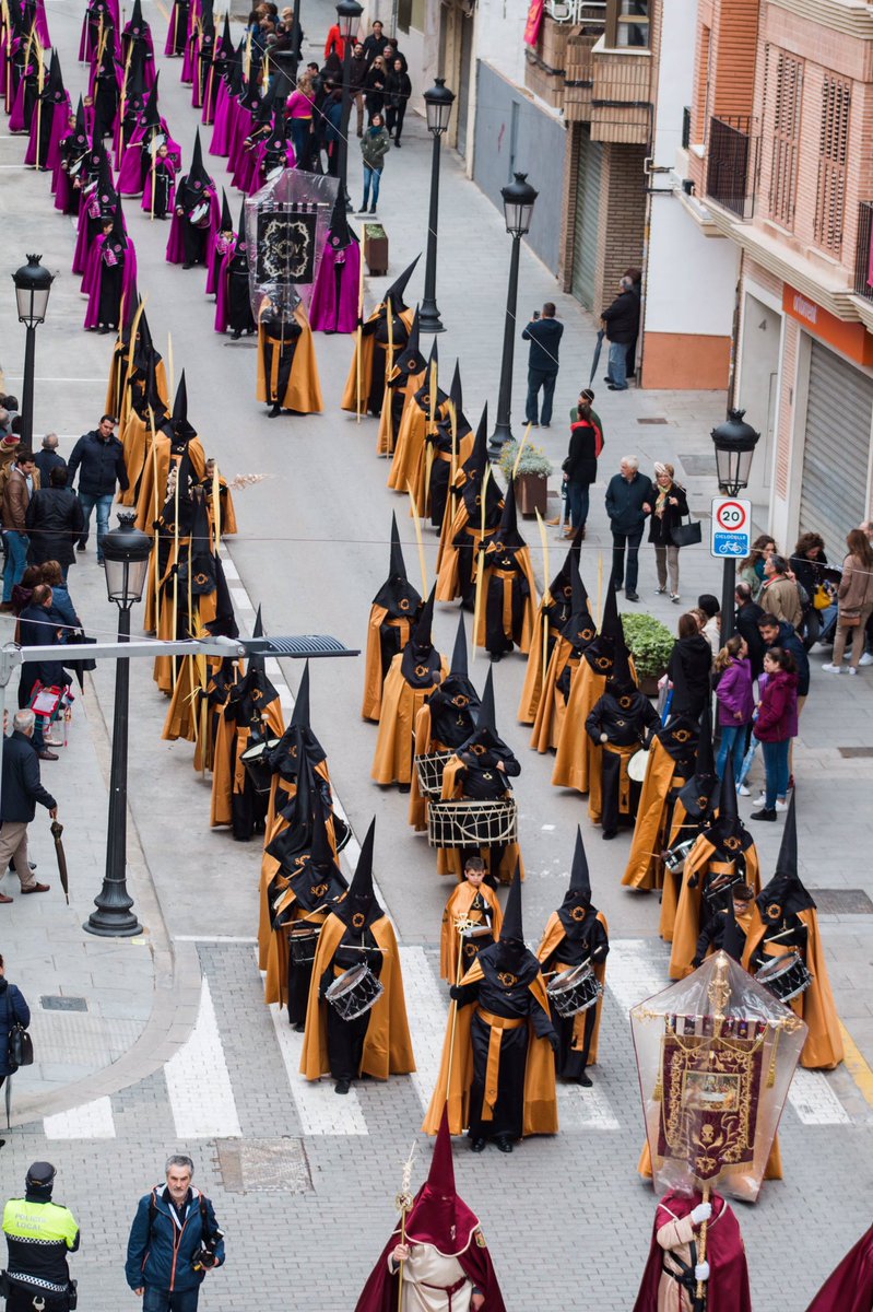 SetParaules's tweet photo. Un any mes donant el testimoni cristià de la nostra fe.
Feliç Pasqua de Resurrecció.
Aleluia, 
Aleluia,
Crist ha resucitat!! @elprendimiento  @SSantaTorrent #SSantaTorrent19 @SepulcroTorrent https://t.co/l6HuRA7jW4