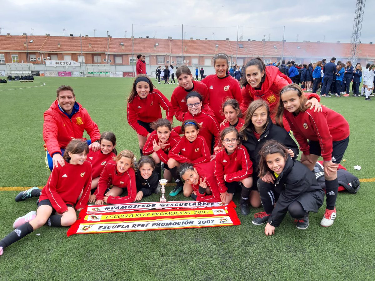CiudadfutbolCd's tweet photo. Nuestras chicas alevines , realizan un fantastico torneo en Campo Real , estando a la altura de fantasticos equipos como el Sevilla Fc , Rayo Vallecano , Atlético de Madrid ,  Valencia Cf ...

Campeonas de la Fase Consolación

Todo un exitazo @EscuelaRFEF

Bien ¡¡¡¡¡¡¡¡ https://t.co/EDpTDZfwjh