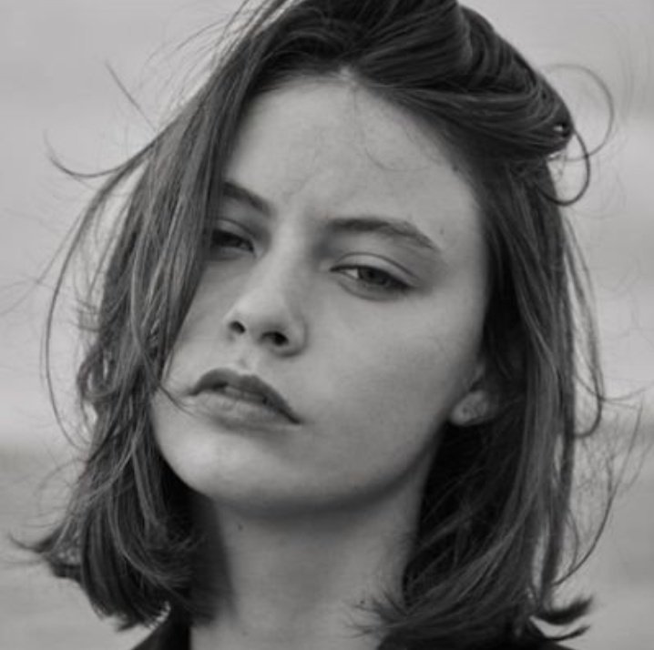 xDeathSister's tweet photo. 〘 M O N O R O L 〙 - Colegio Católico Saint Michelle

↳ El comienzo del Fin.

[ #WATWD #TheBeginning ]

↳ [ @xDeathSister &amp; @WeAreTWDRP ]

ĦȺłf-đɇȺđ, ɏɇŧ fȺɍ fɍøm đɏɨnǥ https://t.co/IQWQ9zrgOM