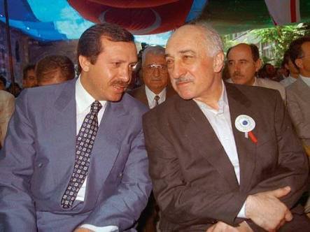 dore57682657's tweet photo. #akp terör örgütü lideri terörist @RTErdogan  #mit ve #tsk eliyle yaptığın operasyonları biliyorum. 
Laik olduğun yerde seni sikeceğim https://t.co/2FLz5WA2Y4