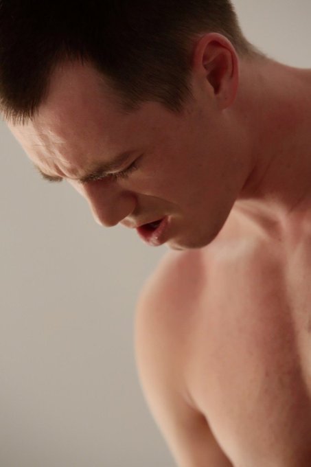 1 pic. I just found out about @Martin__xXx and he's so hot. I wish he would do more. Seems like he exclusively