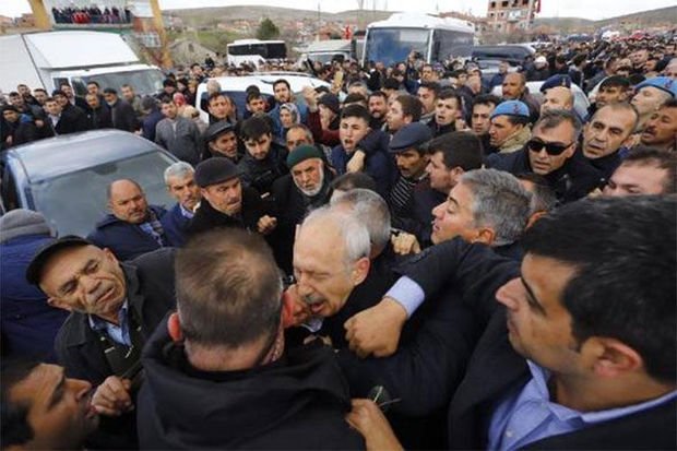 Kılıçdaroğlu hücumdan danışdı: Geri addım atan deyiləm!
aypara.tv/xeber/kilicdar…