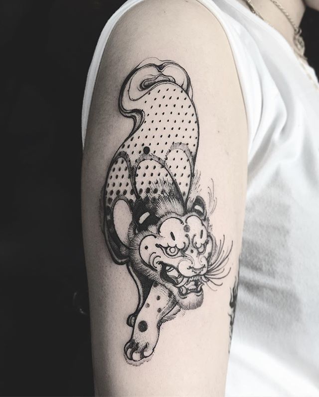 Jaguar for Lara from my recent guest spot 👹🖤 @helltopaytattoos // for booking inquiries please DM or Email
-
-
-
#bournemouthtattoo #tattoo #tattooapprentice #tattooapprenticeuk #darkart #darkartists #apprenticetattoo #bournemouth #lineart #uktattooapprentice #ukartist #chey…