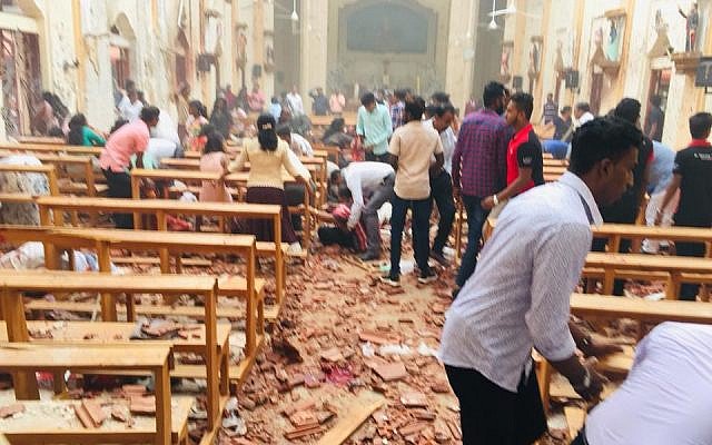 radiojbfm's tweet photo. #JBFM Explosões em igrejas católicas e hotéis de luxo matam mais de 200 pessoas no Sri Lanka neste domingo de Páscoa. Leia essa notícia em https://t.co/rbYfWB1zVB #internacional #explosoes #atentados #SriLanka #musicaeinformacao https://t.co/qumT9ioGxT