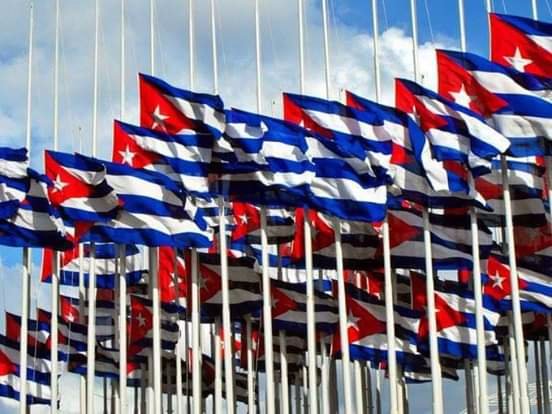 @SonRefexiones Yo cuido a mi #Cuba, a mi Revolución, porque la amo y como yo hay millones que la quieren y la defienden. 
Por eso llevamos #60yMas porque #SomosCuba #SomosContinuidad