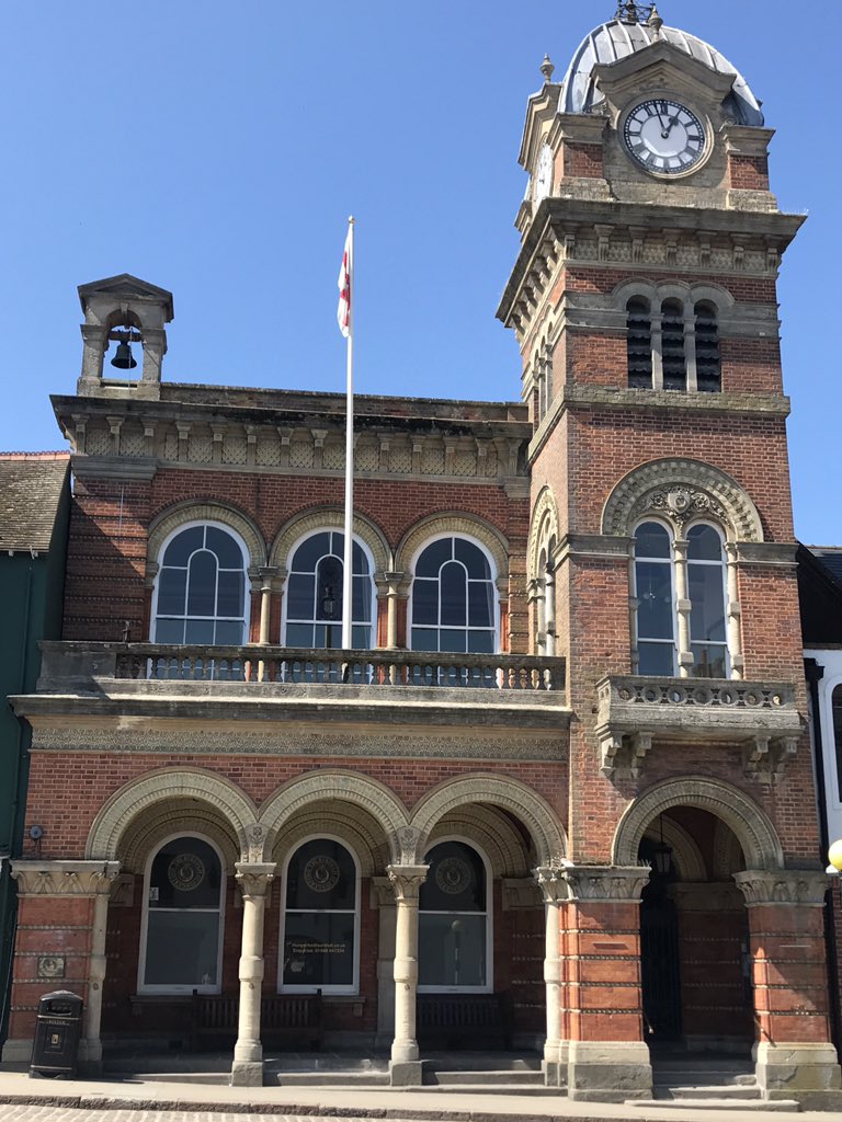 Akinastrings's tweet photo. Nice to perform here for the first time @TownHungerford #weddingmusicians #weddingvenueberkshire #akinastrings https://t.co/h2eB0mi4Bj