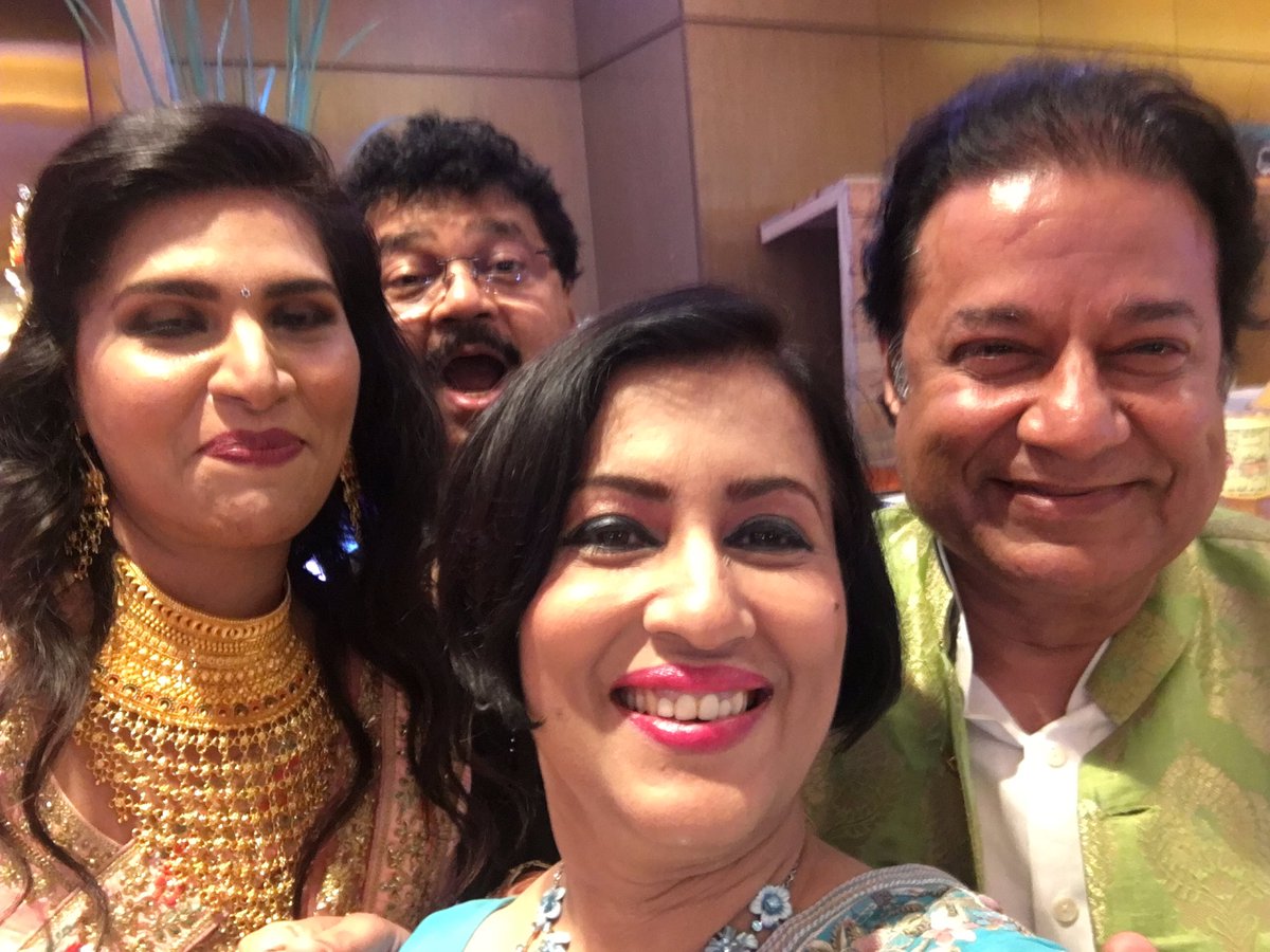 #enjoying #SangeetCeremony  of #actress #nilanjana at #hotelwestin with #anupjalota  #robbybadal