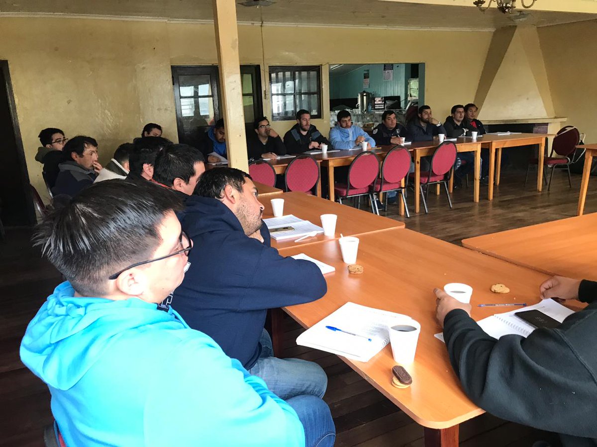 ANB14LosRios's tweet photo. Continúa curso Clase F, convocatoria Regional, tercer día, en Cuerpo de Bomberos La Unión.

@ANB14LosRios https://t.co/GHxgY2ZBKF