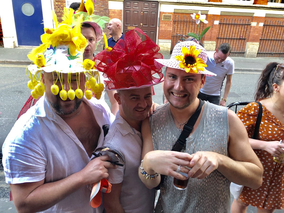 appyvalleypride's tweet photo. Competing in the @TraceyNYNYMcr Easter bonnet @newyorkbarmcr - great afternoon with @CarlAustinBehan and the #corriecrew https://t.co/pSjaEpJ7pH