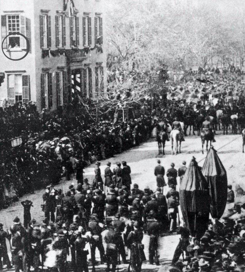 D4spe8hW4AEy_u7.jpg:large