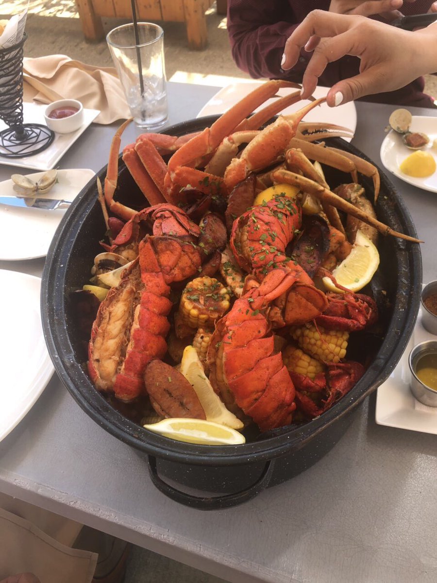 captainmascrab's tweet photo. Stop by and enjoy a beautiful day on our patio & BE CRABBY!!!โ๏ธ #captainmas #captainmascrabhouse #captainmascrabhouse #happyeaster #loudouncounty #vafoodie https://t.co/sHKiUnqs2N