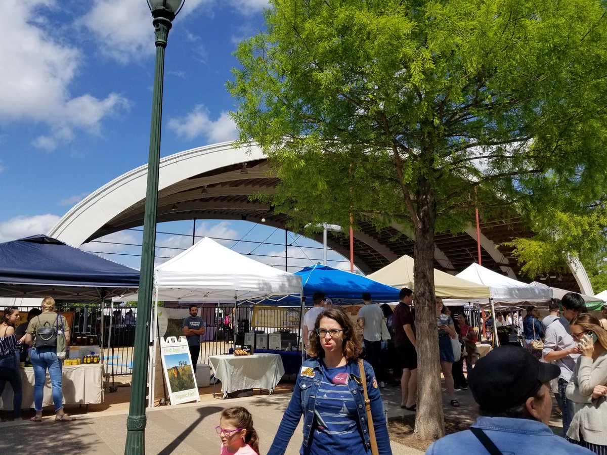 CJasontx's tweet image. Checking out the Texas market in Austin. 

#texasfarmersmarket