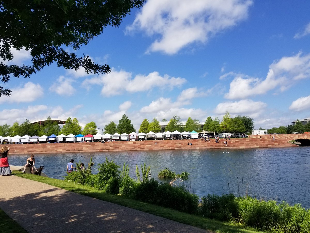 CJasontx's tweet image. Checking out the Texas market in Austin. 

#texasfarmersmarket