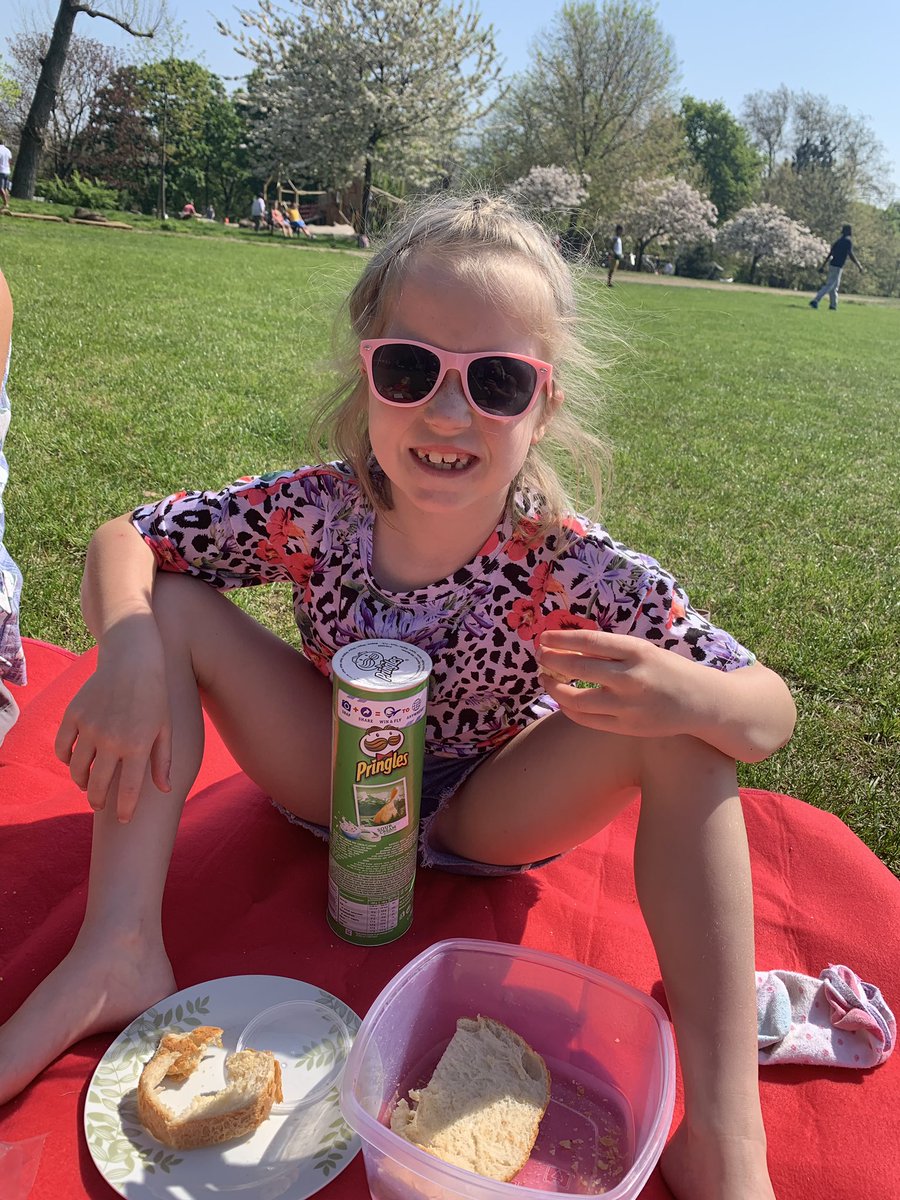 MissLThompson14's tweet photo. #PringlesTakeABite #Easter https://t.co/D0IognnV22