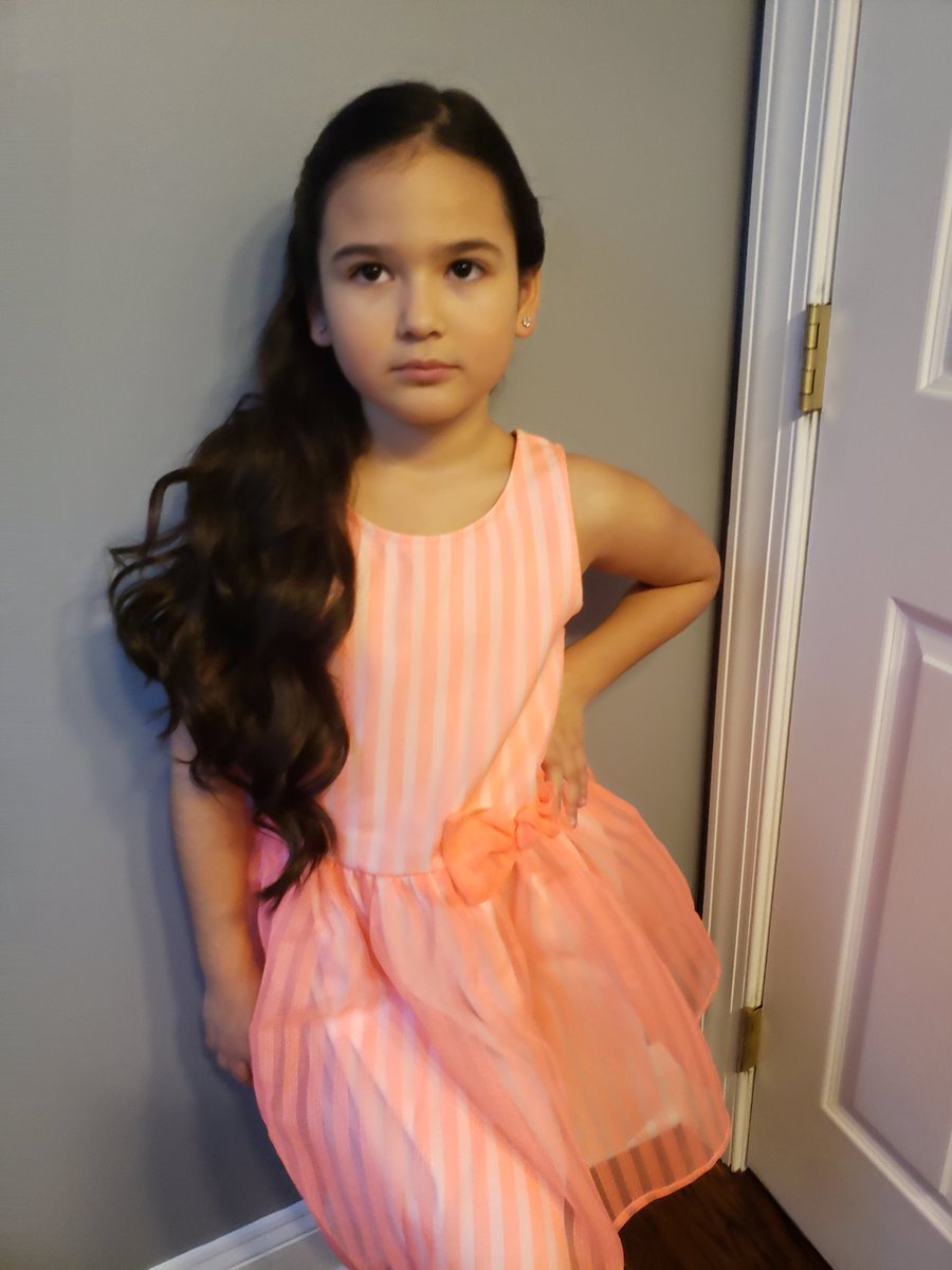 1Gabbriella's tweet photo. My model pose 🤣😊 https://t.co/IDKxVazG8o