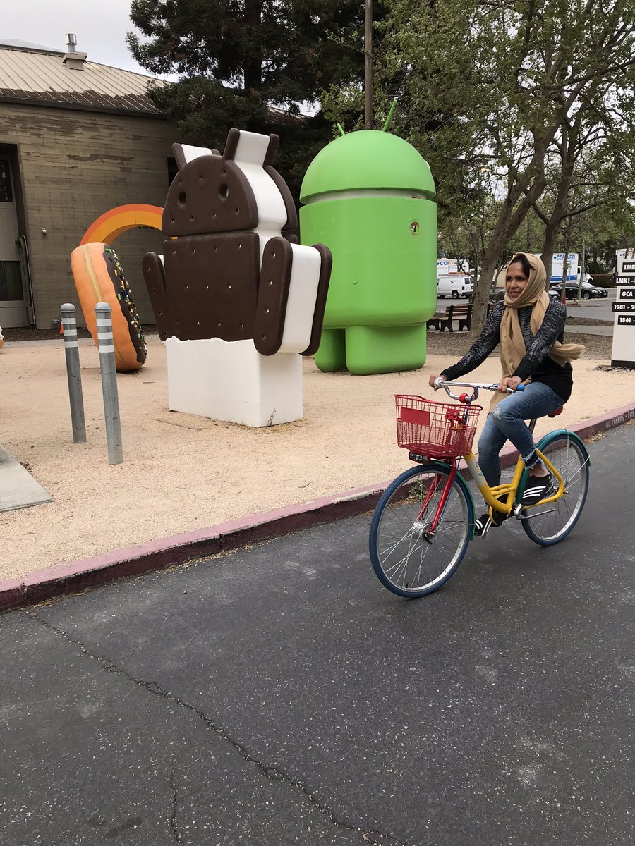 bhumikarunner's tweet photo. A day well spent at #SiliconValley corporate monuments : “like” sign outside Facebook’s HQ #HackerWay, Google’s colorful candy land , Hi-Tech Apple Park #oneinfiniteloop !! 👍 https://t.co/Rw3hd4T0Qh