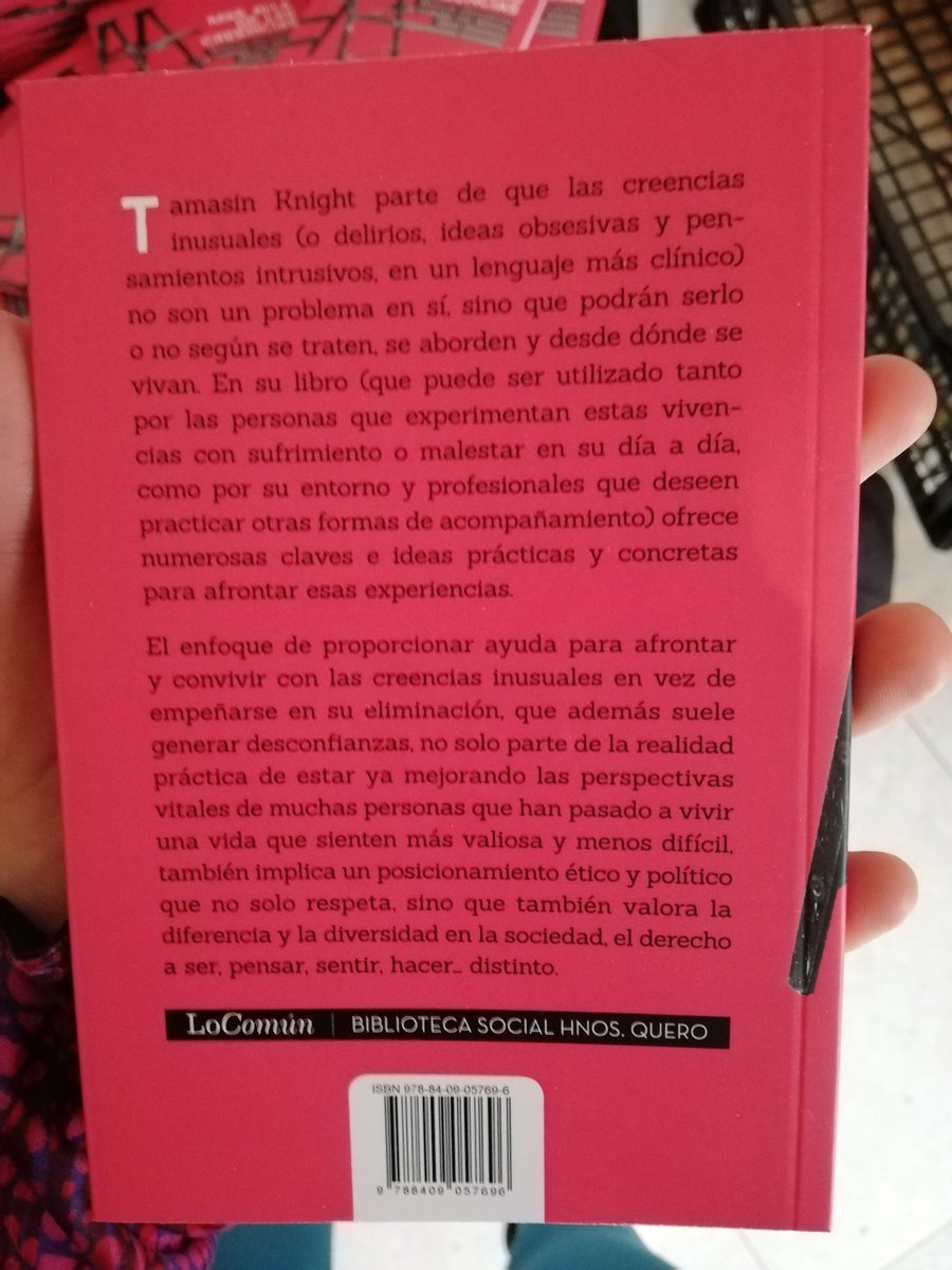 Lo_co_mun's tweet photo. Gracias por acogernos y acompañarnos ayer en la presentación 😘 Si os quedasteis sin libro porque no llevamos suficientes (🤦), en Catalunya distribuye @viruseditorial y siempre podéis encargar también a @bsquero 😉
Dejamos fotos + crónica de asistentes: https://t.co/tC81KjypPi https://t.co/V6K6AtDDin