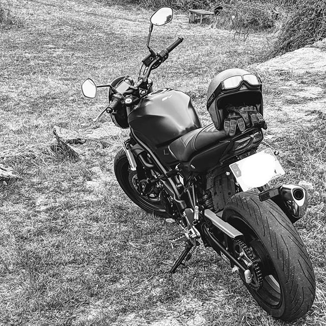 jeffe1234's tweet photo. Balade de Pâques ! 😁
.
#moto #scrambler #vintage #aviatorgoggles #hedon #suzuki #sv650 https://t.co/T8vFSuRXer https://t.co/xEc1K5Vw39