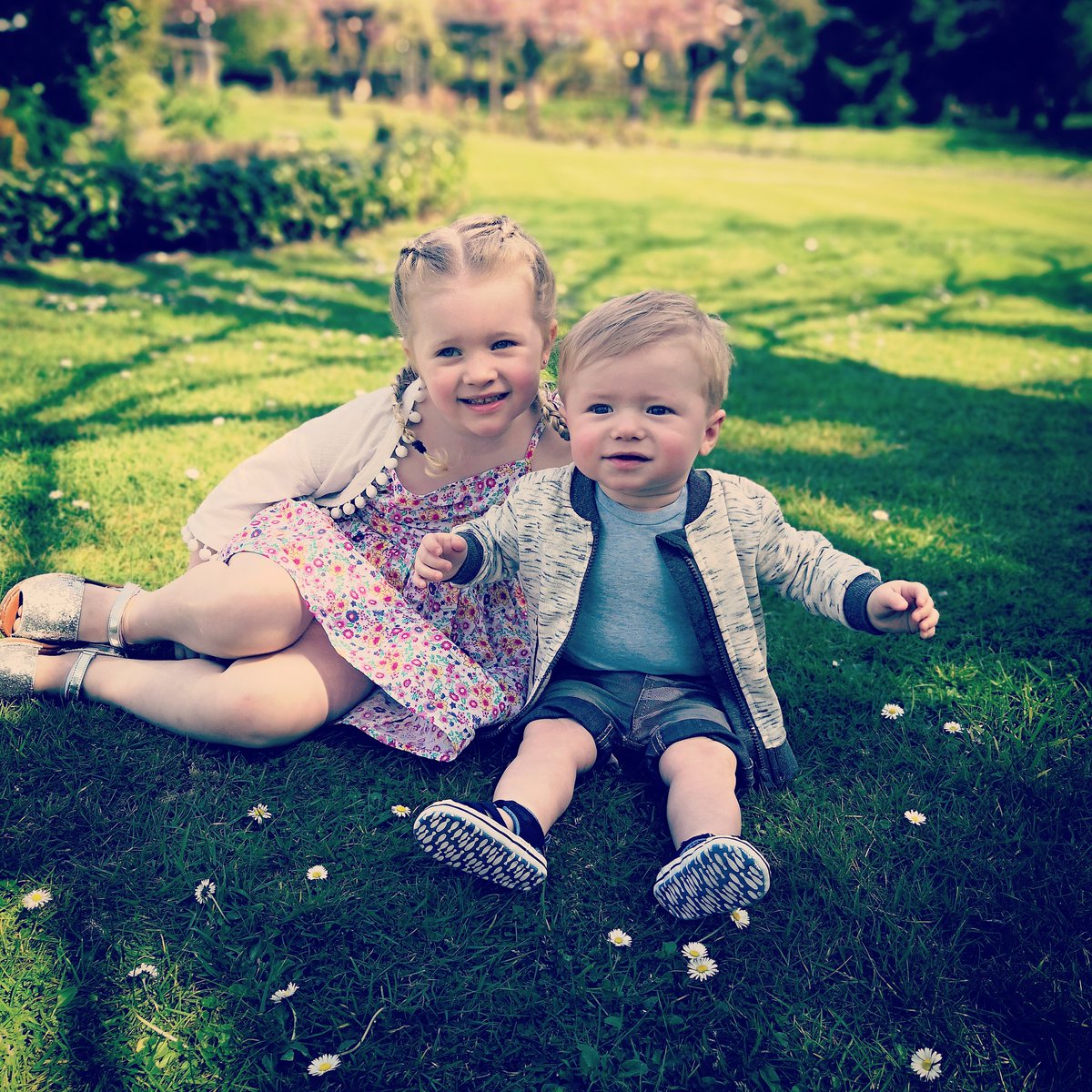 efearn40's tweet photo. My world @jamesfearn11 https://t.co/ZJXRmKMBuP