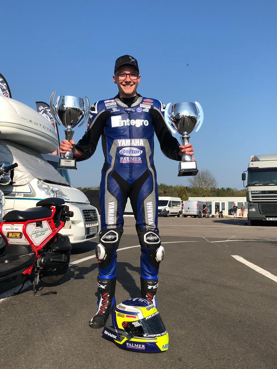 Brad Jones tweet media