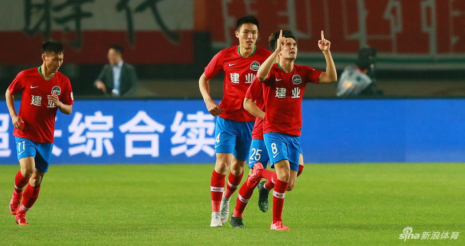 Superligachina's tweet photo. #Jornada6 @Superligachina| Triunfo importante 2 (#TimChow & #Ohandza) : 3 (2 #ZhengKaimu & #Acheampong) para el #TianjinTeda que certifica su gran inicio de campeonato y hunde al #HenanJianye en descenso. https://t.co/jnMvN66LIg