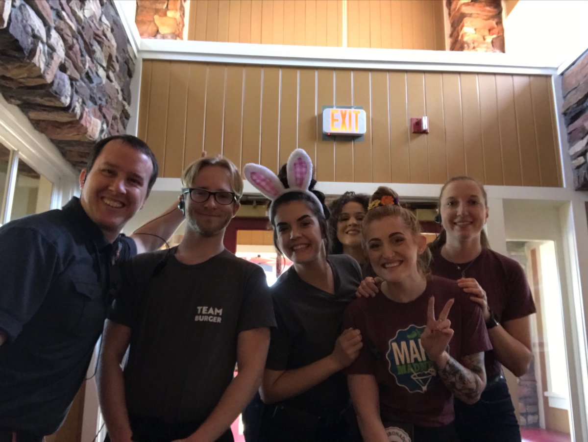 ToddSCallaway's tweet photo. Rocking a lunch shift ⁦@ChilisJobs⁩ in Folsom. #chilislove https://t.co/qY1o8hGp2O