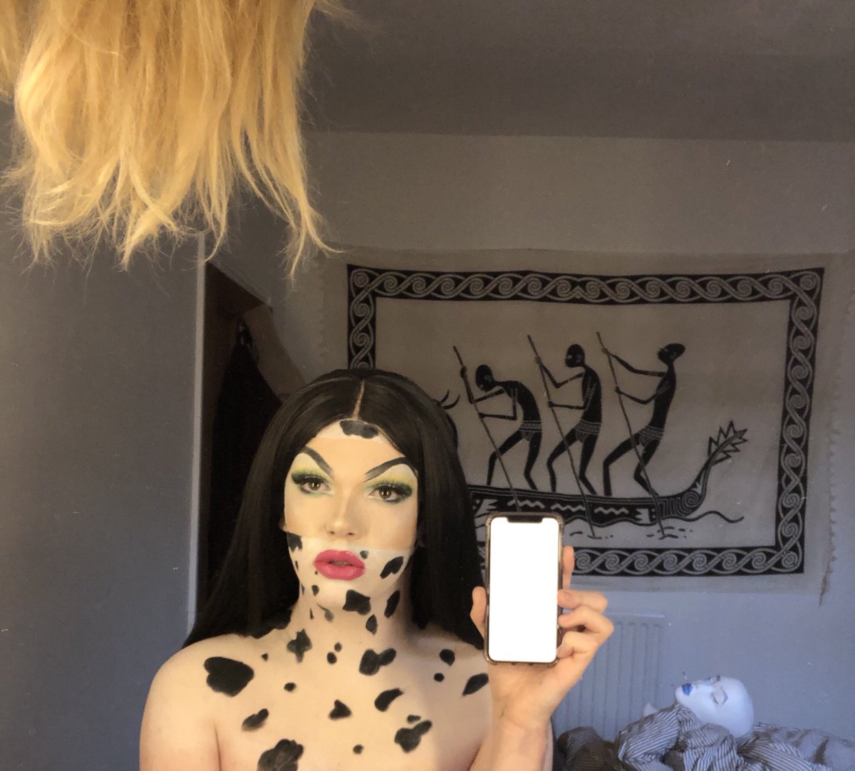 Whit2theB's tweet photo. Cruella DeVill 💋 https://t.co/LpycwYOWiw