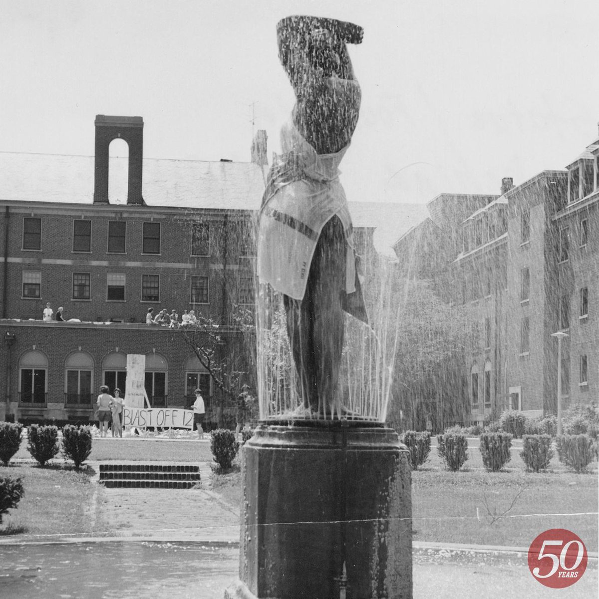IUIndianapolis's tweet image. Felt cute. Might go for a swim in the fountain later IDK.
⛲⛲
Tradition goes that nursing students used to dress Eve (nicknamed "Flo" for Florence Nightingale) in various outfits near graduation time. For more moments in #MyIUPUI History, visit 50.iupui.edu/history.