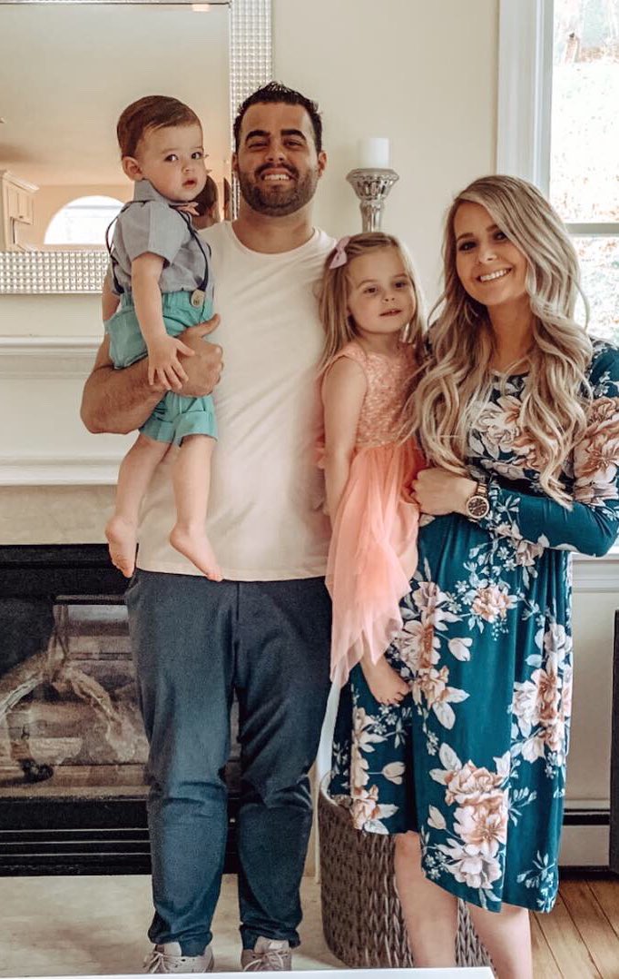 BeckahWiggins's tweet photo. Happy Easter 🐣🌸 https://t.co/wKRBGDErqX