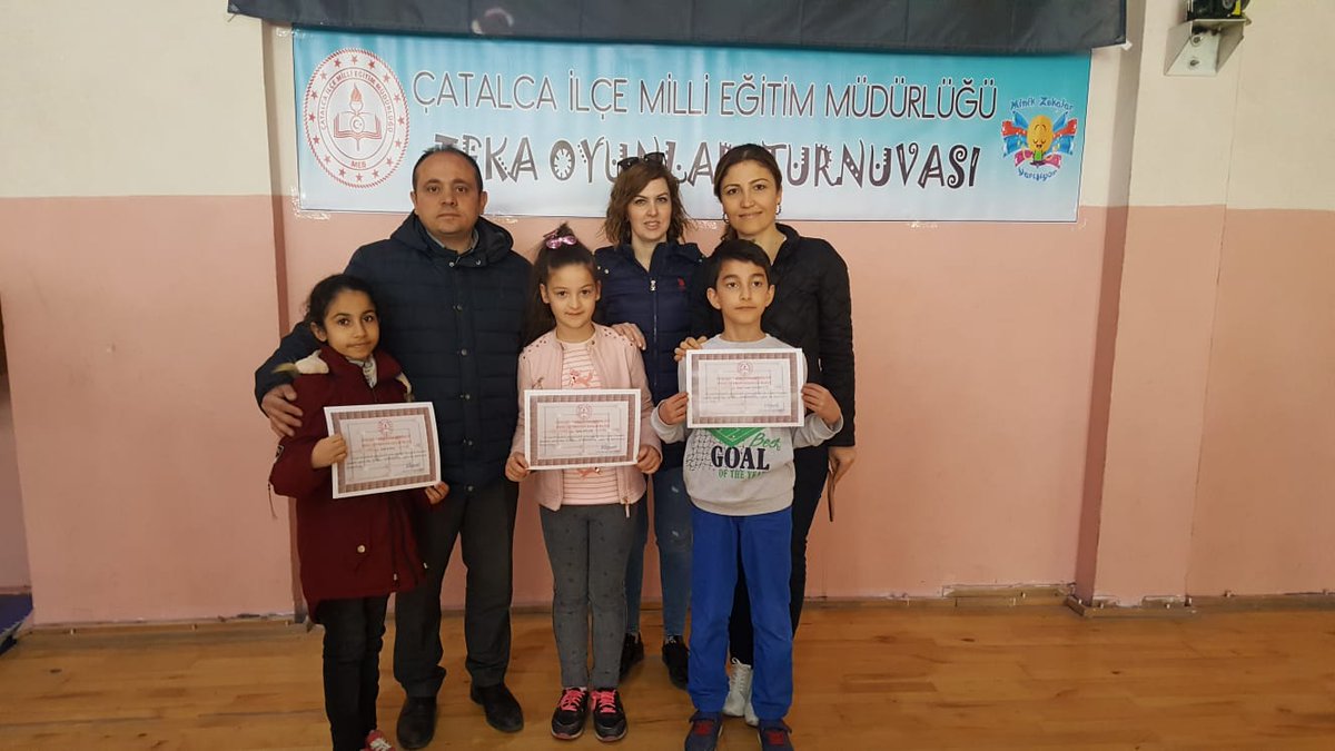 @Catalca_ILCEMEM'in düzenlediği Zeka Oyunları Turnuvalarında Okulumuz 3/A sınıfı öğrencisi Ahmet Turhan Taylan, 9 Taş ilçe 1. si olmuştur. <a href="/memleventyazici/">Levent Yazıcı</a> <a href="/ErsahinMustafa/">Mustafa Erşahin</a>