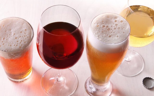 🍷🍎🍺 WINE, CIDERS, AND BEERS, OH MY! #SacFryFest's Beer Garden is put on by Front Street Animal Shelter 🐶🐱🐰 Proceeds help support our furry friends. Cheers to that🍻

#foodfestival #Sacramento #Food #Sacramento365 #VisitSacramento #sacfoodandbooze #sacfood