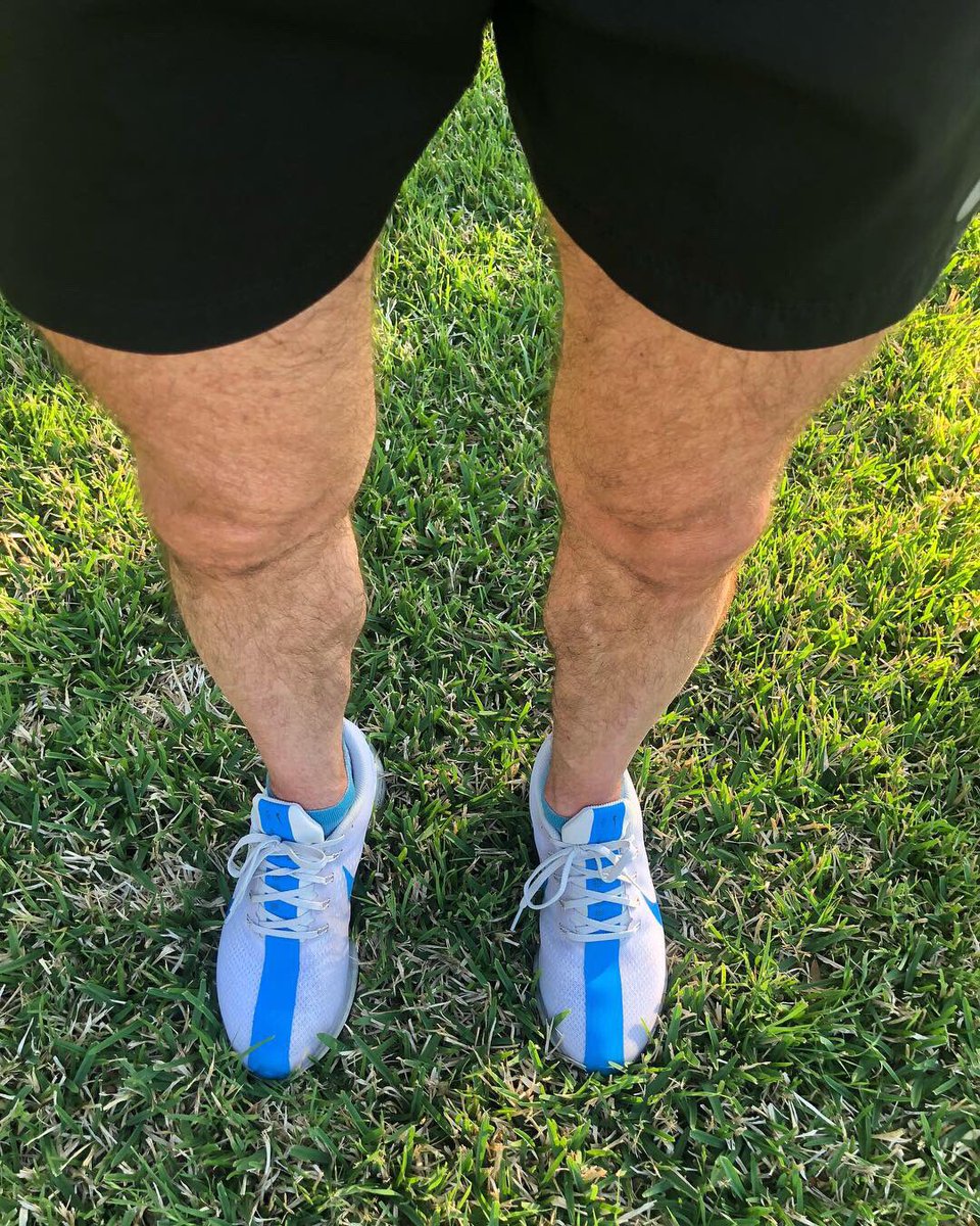 foot55's tweet photo. Early evening run to Zoo and Back. 1st shirtless run this year. Saw lots of Easter 🐣 activities at the Park and in neighborhood. Body and legs recovering well. Time for a cold bath.
Sunday Easter Cheers #runningman #berlinmarathon #berlinmarathon2019 #fixyourrun #runchat #cheers https://t.co/6v7ve9NY06
