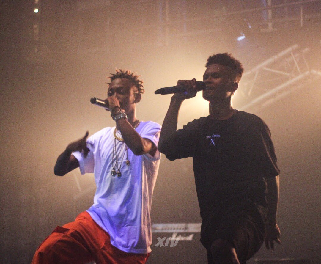 Bmuxx_Carter's tweet photo. Seulement que 2 Sons Ensemble Pour l’instant nous avons pu relever le Défi, Nous avons osé ! VOGUE TEMPLE DISCOTHÈQUE Pleins à craquer Hier , ON TENAIS A VOUS DIRE MERCI POUR L’ATTENTION QUE VOUS NOUS PORTER ET C’EST TRÈS SÉRIEUX . MERCI AfricaMindset Merci au 13 , Merci à Vous . https://t.co/FGx4YjbCAX