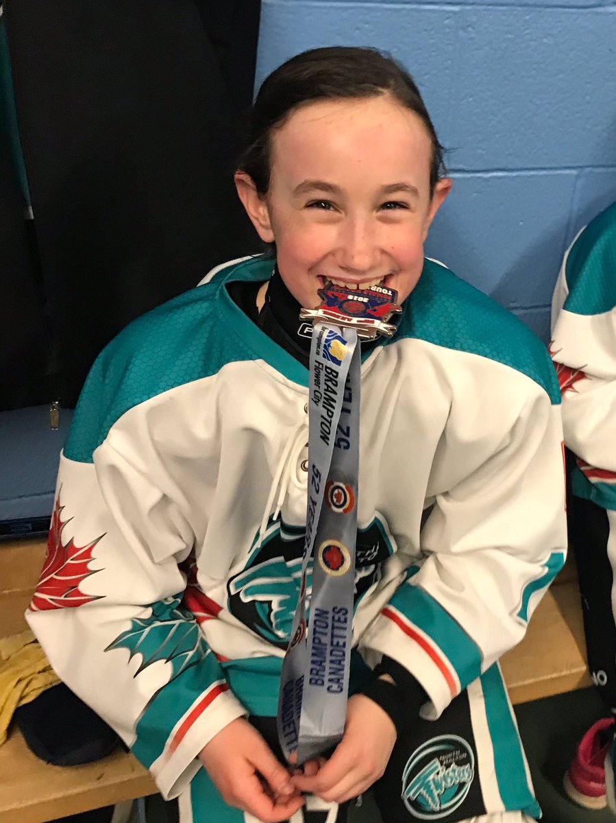 melissapouw's tweet photo. Silver medal for these ladies today with OT then shoot out. Nothing to hang their heads over they left it all on the ice! @nhgha #atomb #greatend https://t.co/GLLrCHqZMQ