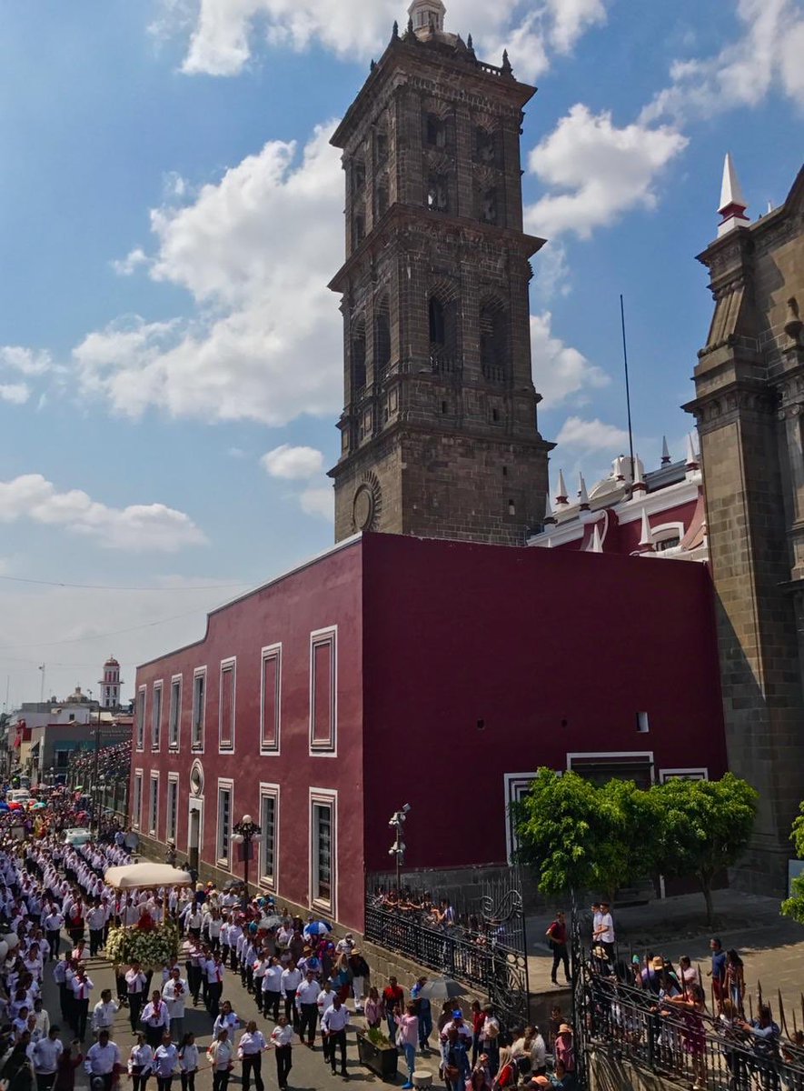 TorrucoTurismo's tweet photo. 👍🏼Nuestro reconocimiento al sector turístico de Puebla que durante este periodo vacacional #SemanaSanta2019 alcanzaron un 90% de ocupación hotelera en el Estado. En la Procesión de Viernes Santo participaron 160,000 personas y en las dos “Noches de Museos” 50 mil asistentes. https://t.co/mqIPU1CJFT