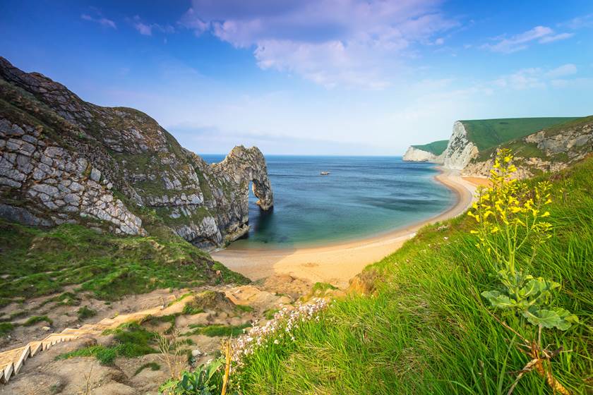 HeritageFundUK's tweet photo. Happy Easter! 🐰🌺🐰 Why not spend this #EasterHoliday outside? Here are 7 places that will get you moving: https://t.co/zUDCVg4K01
#itsWalkingTime #HappyEaster https://t.co/qUxxXcNXYU