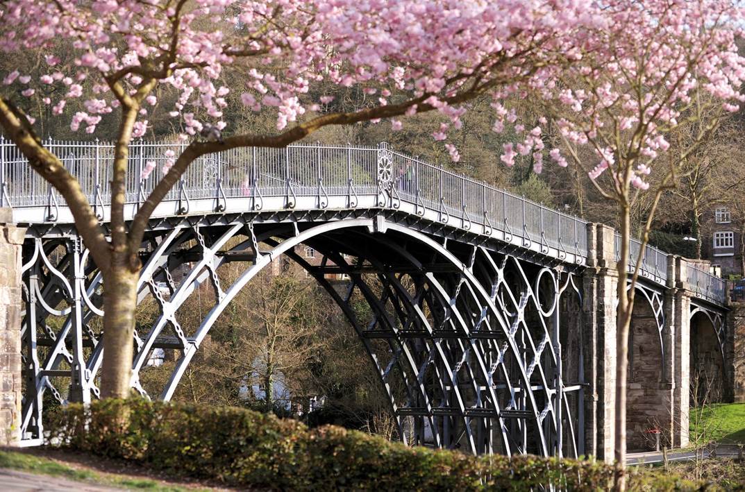 HeritageFundUK's tweet photo. Happy Easter! 🐰🌺🐰 Why not spend this #EasterHoliday outside? Here are 7 places that will get you moving: https://t.co/zUDCVg4K01
#itsWalkingTime #HappyEaster https://t.co/qUxxXcNXYU