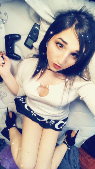 Watch EmilyRoseIV's leaked NSFW photo on TwXstars