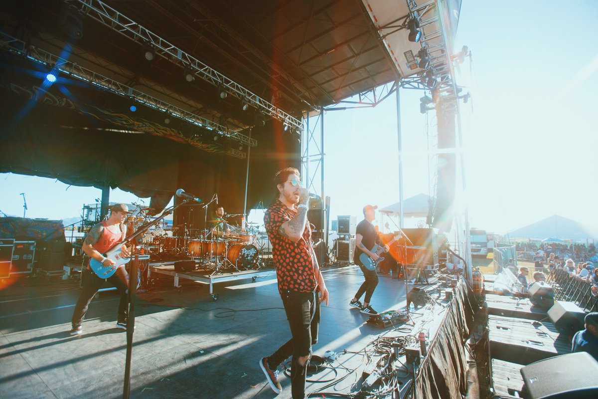 PacificDub's tweet photo. We’re so grateful for everyone who hung out with us at @onthegrassfest yesterday 🙌🏼🙏🏼❤️ 📷: @chrisfiq https://t.co/mmDHr8bzxd