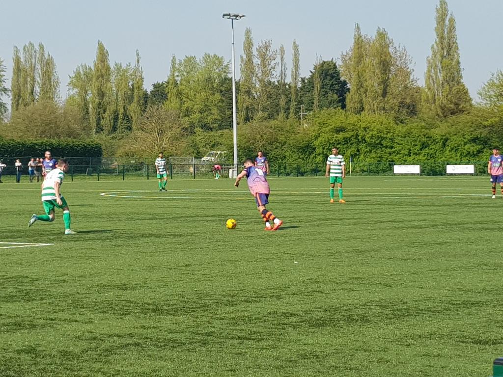19toptigger77's tweet photo. Yaxley v Thame Utd https://t.co/5t6VEElgR9