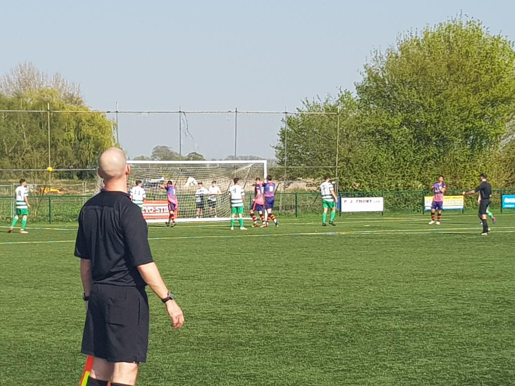 19toptigger77's tweet photo. Yaxley v Thame Utd https://t.co/4gCHsqoG7A