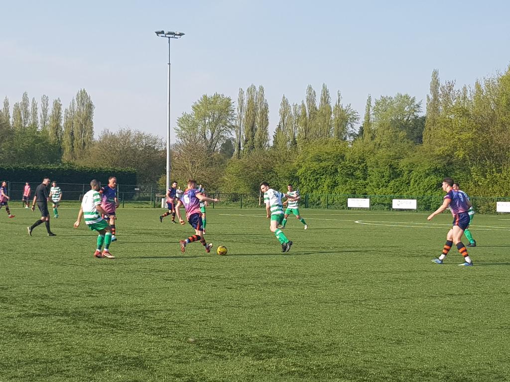 19toptigger77's tweet photo. Yaxley v Thame Utd https://t.co/BavblhkGlG