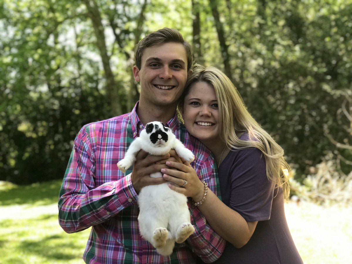 dylanrivers07's tweet photo. Hoppy Easter 🐰 https://t.co/nJhhHHTdG0