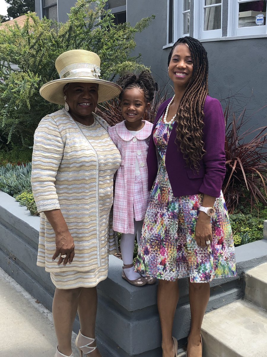 kathrynjtaylor's tweet image. #ActLikeAMom Don’t let this beautiful Easter Sunday after church picture fool you. It’s the first time we’ve been to church as a family this year. #TheSmiths #KeepnItReal #livingwithatoddler #cantwaitforsundayschool