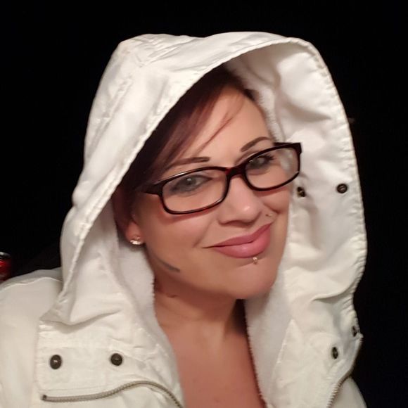 TheCaeo's tweet image. So good I had to share! Check out all the items I'm loving on @Poshmarkapp from @Fmu4Tip #poshmark #fashion #style #shopmycloset #handcrafted #gap #meettheposher: posh.mk/NCyK08vmLV